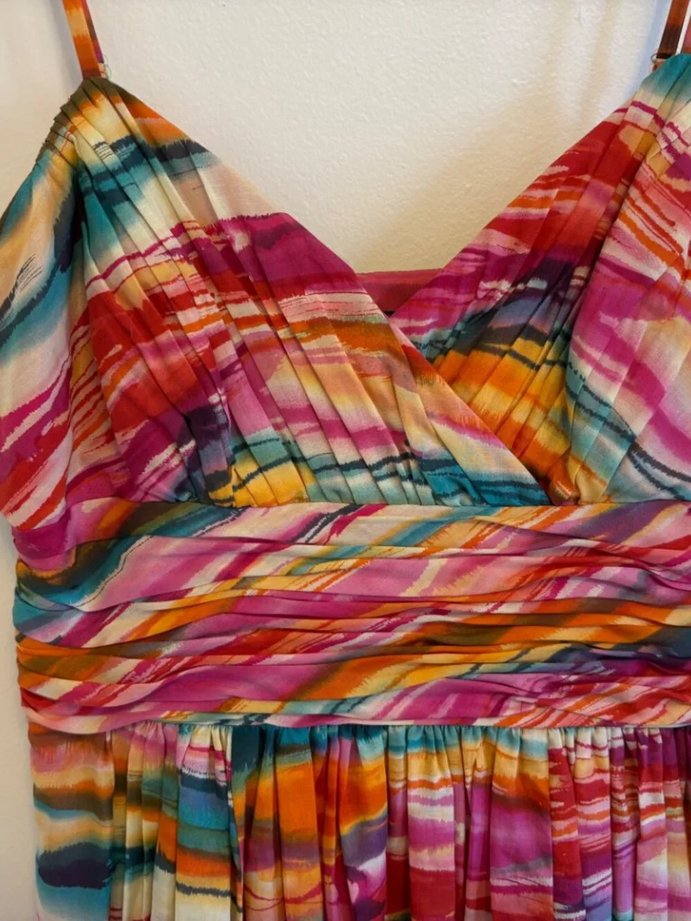Vibrant, abstract pattern cocktail dress, Anne Klein, Size 2 - Picture 3 of 7